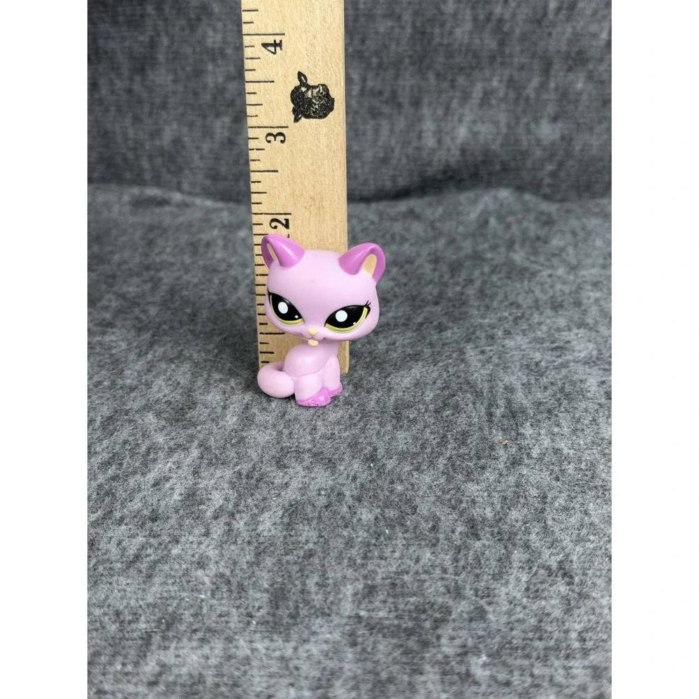 Littlest Pet Shop Pink Cat #1745 Figure Hasbro Yellow Eyes 2008 LPS Toy